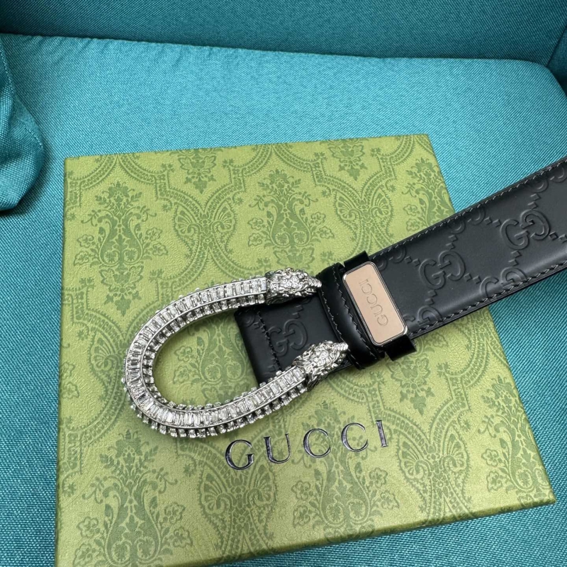 G*u*i belts